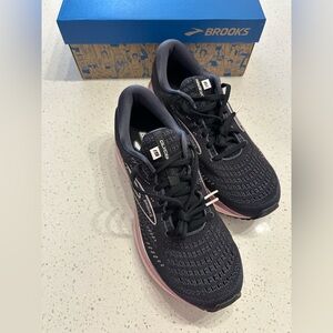Brooks Women's Glycerin 19 Running Shoes - NEW IN BOX! Size 10